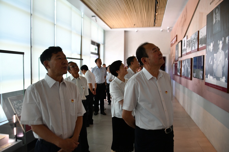 农行开展不忘初心 牢记使命七一党建活动